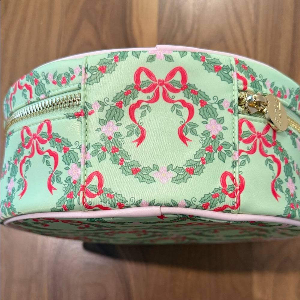 Stoney Clover Lane circle open top round Wreaths and Ribbons Holiday pouch - Picture 3 of 8